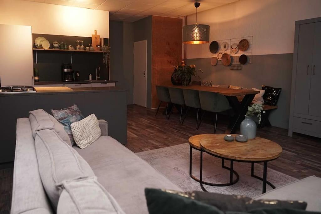 Ruim Appartement In Utrecht. Exteriör bild